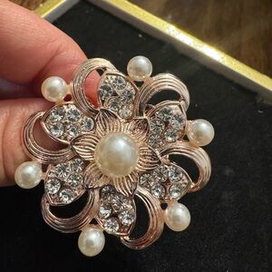 Elegant Pearl and Crystal Brooch
